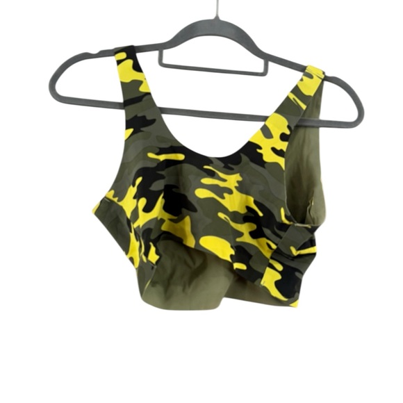 No Boundaries Vibrant Camo Sports Bra - Picture 3 of 9